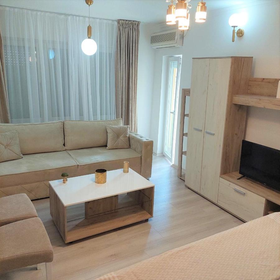 City Lux Square Apartments Szkopje Kültér fotó