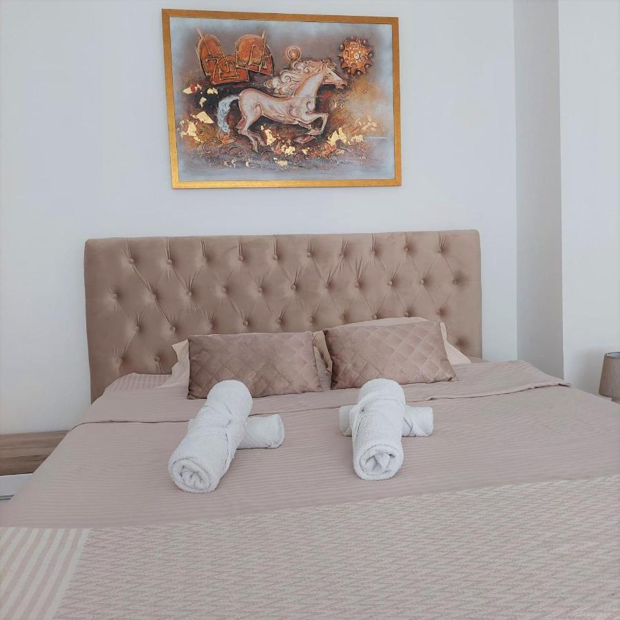 City Lux Square Apartments Szkopje Kültér fotó